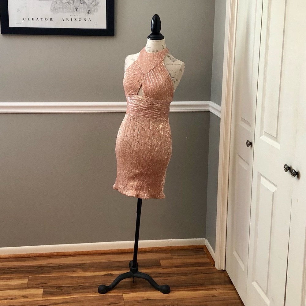 NEW JOVANI SZ 2 CHAMPAGNE FORM FIT SEQUIN FORMAL COCKTAIL DRESS